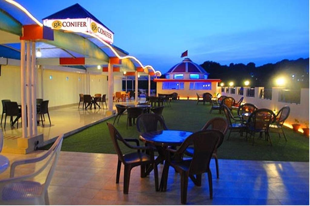 Hotel Treebo Trend Gk Conifer Dharamshala Esterno foto