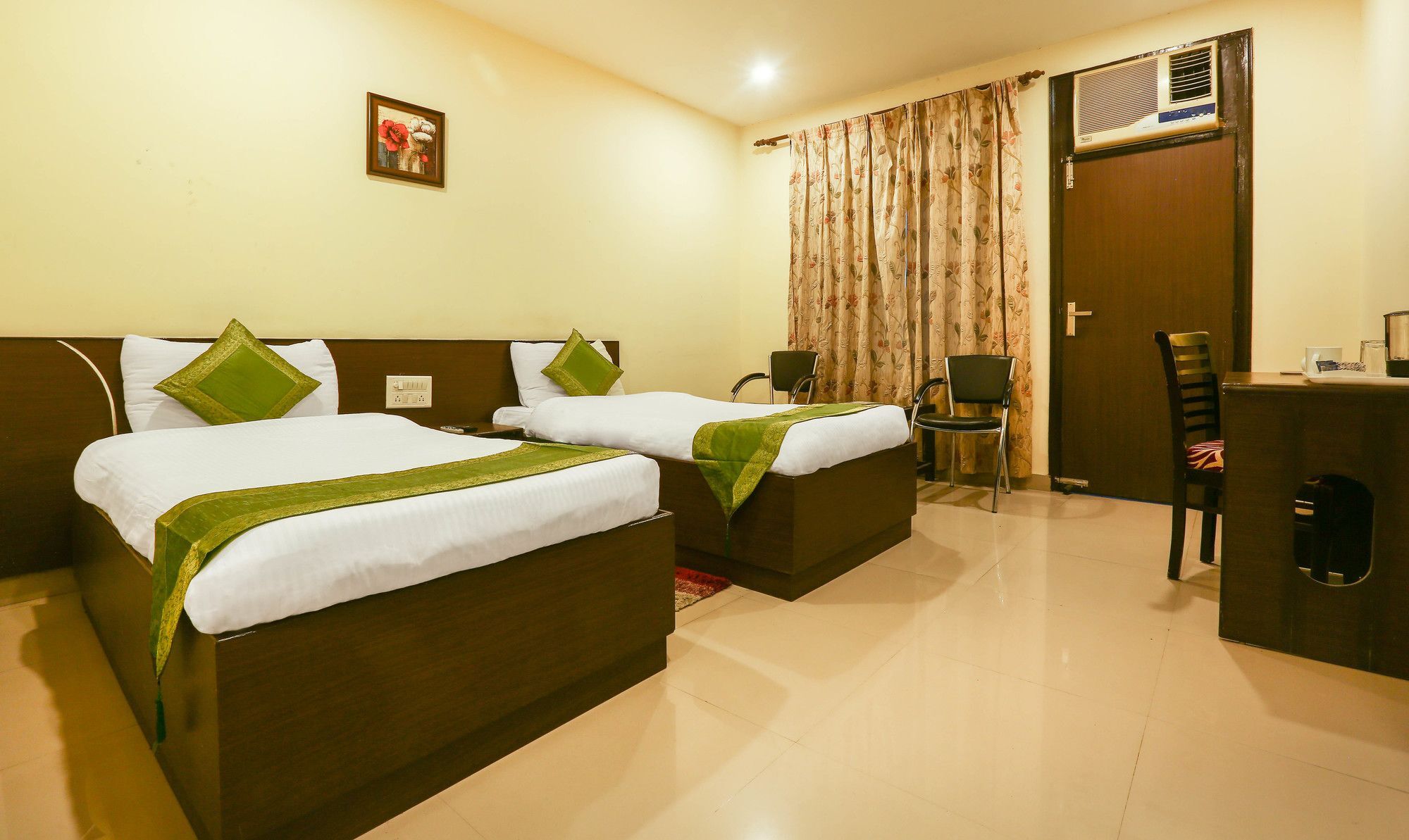 Hotel Treebo Trend Gk Conifer Dharamshala Esterno foto
