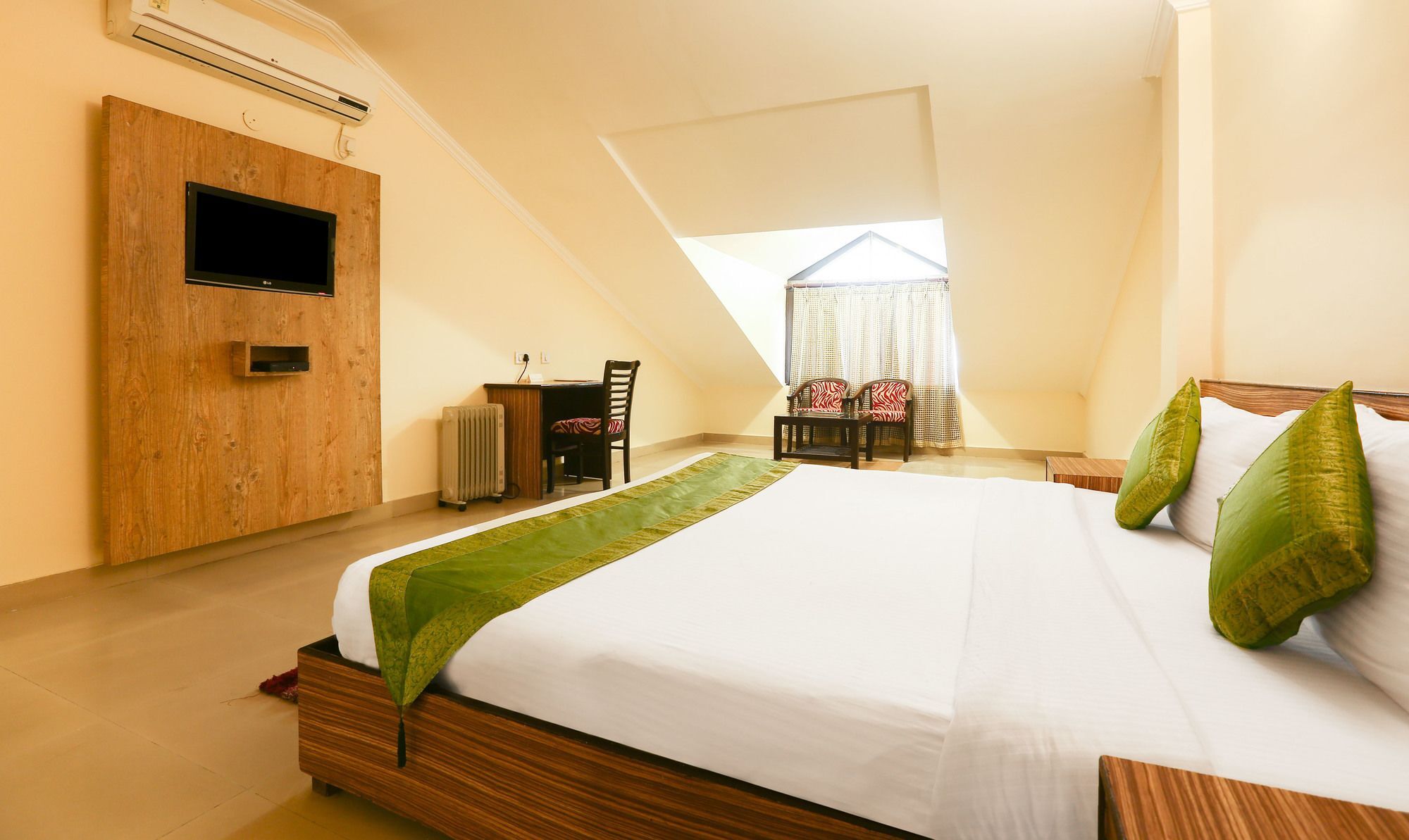Hotel Treebo Trend Gk Conifer Dharamshala Esterno foto