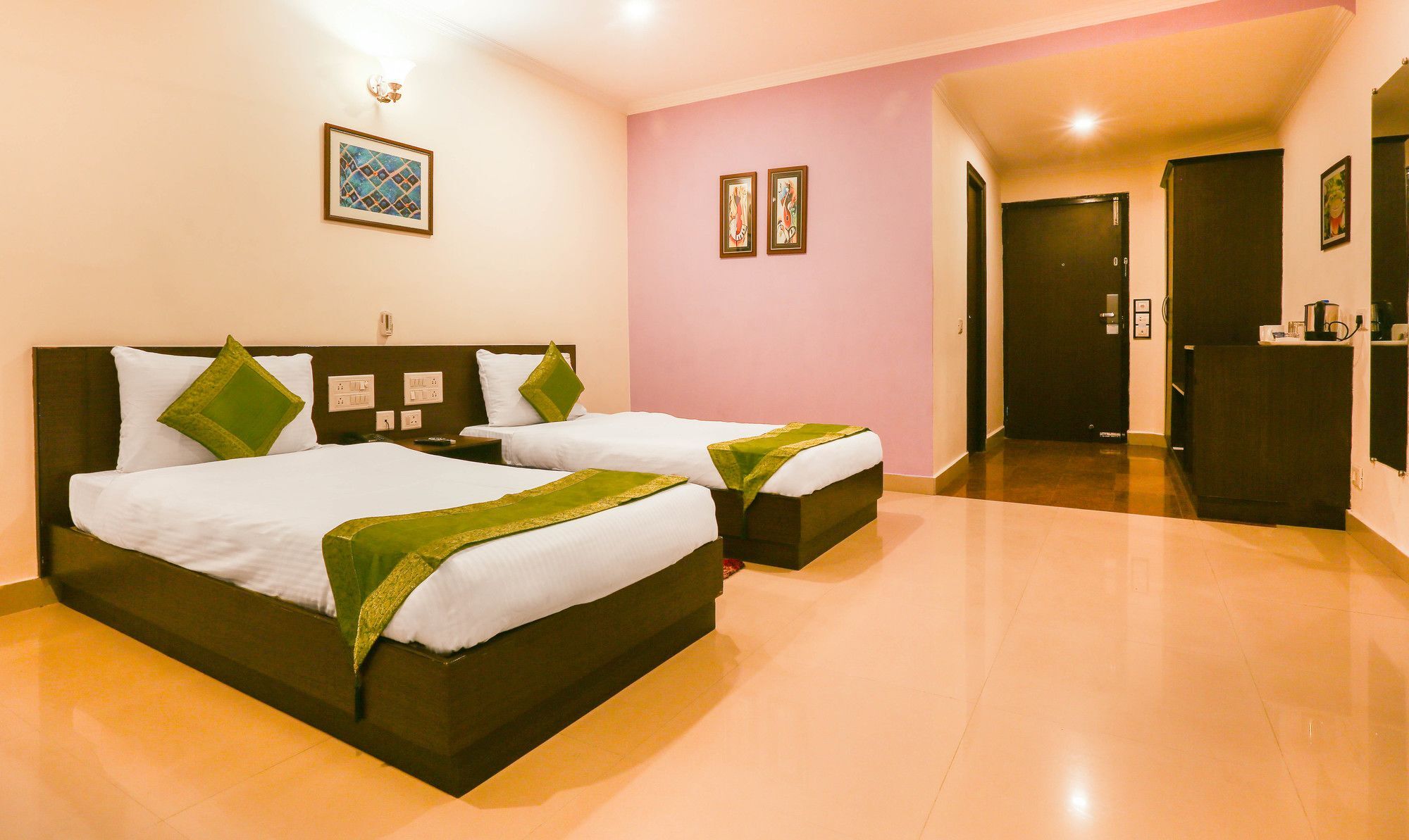 Hotel Treebo Trend Gk Conifer Dharamshala Esterno foto