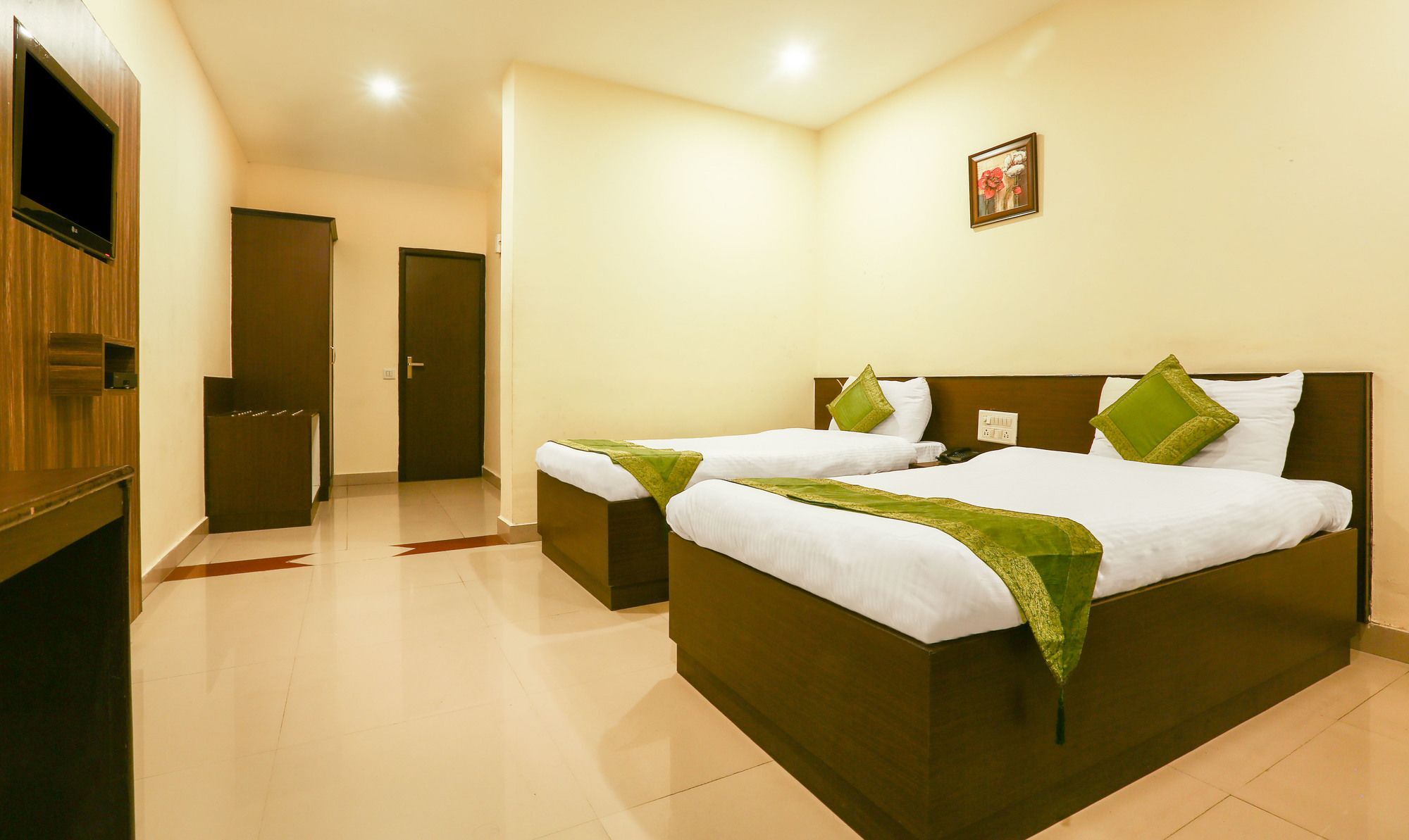 Hotel Treebo Trend Gk Conifer Dharamshala Esterno foto